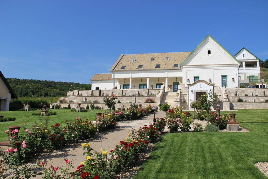 Hotel Takler Kuria Szekszárd Zewnętrze zdjęcie
