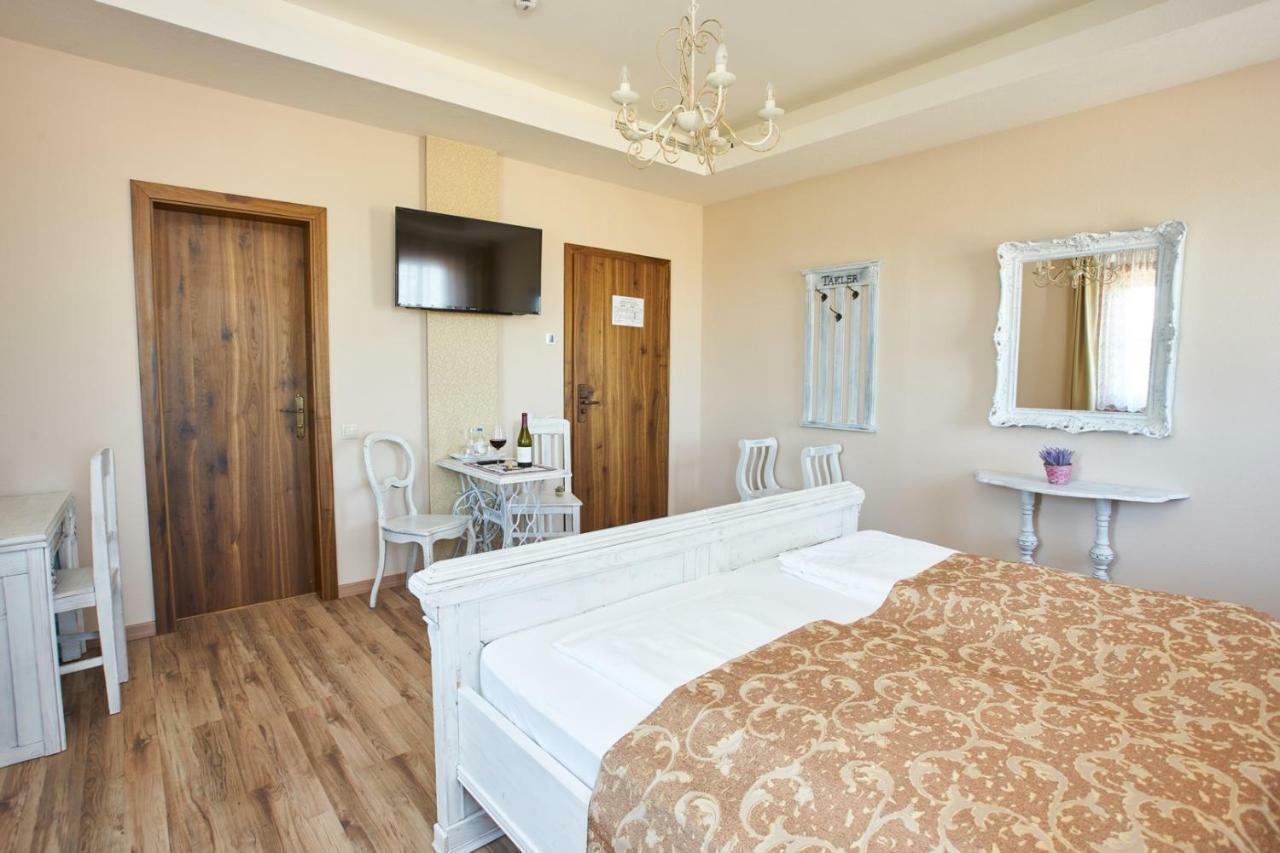Hotel Takler Kuria Szekszárd Zewnętrze zdjęcie